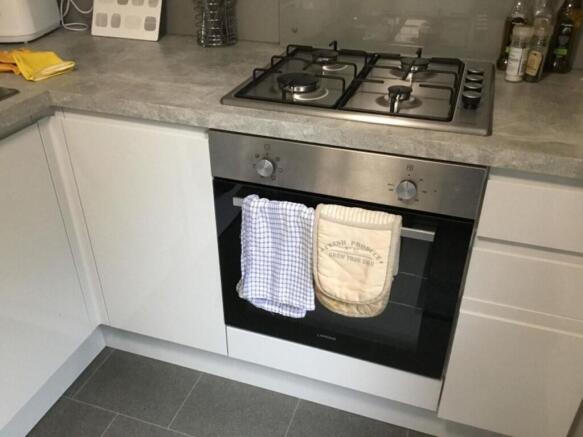 F2 Salisbury 2019 kitchen 2.jpg