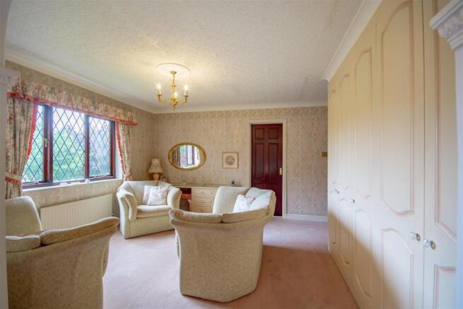 Dressing Room/Bedroom 2