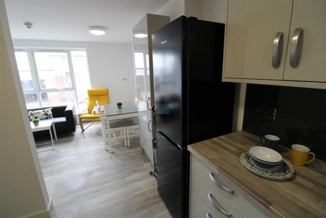 KITCHEN AND LOUNGE.JPG