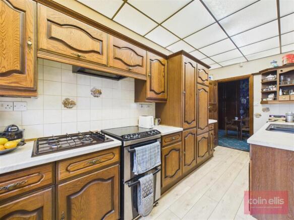 6 bed Semi-Detached for sale Image 6