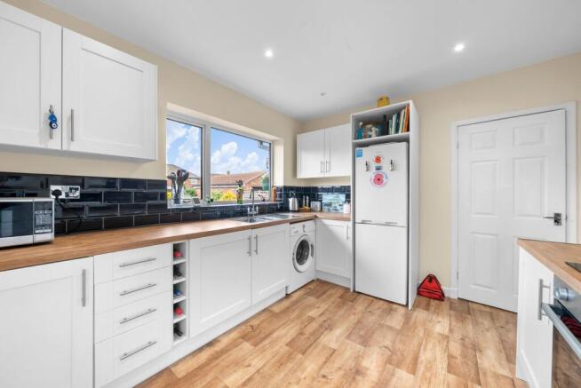 2 bed Detached Bungalow for sale Image 4