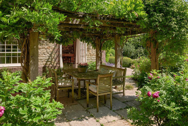 Pergola to Kitche...