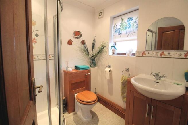en-suite bed 2
