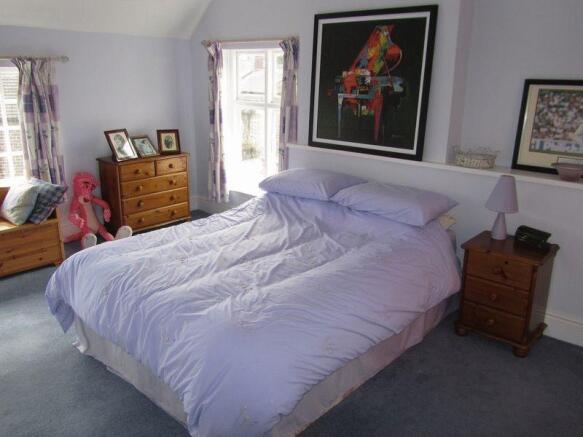 BEDROOM 2