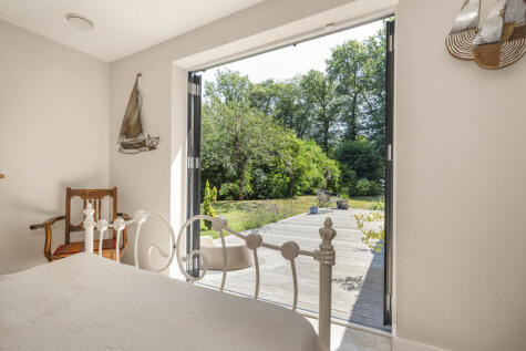 Off Horsham Road, Walliswood, RH5