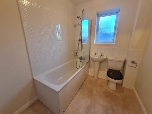 2 bed Apartment to rent Image 7