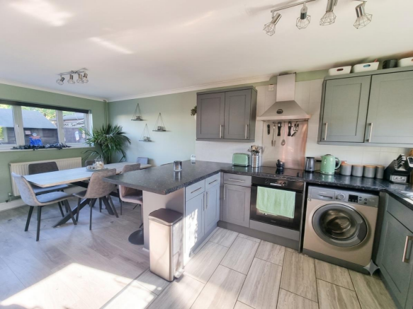 KITCHEN/DINER