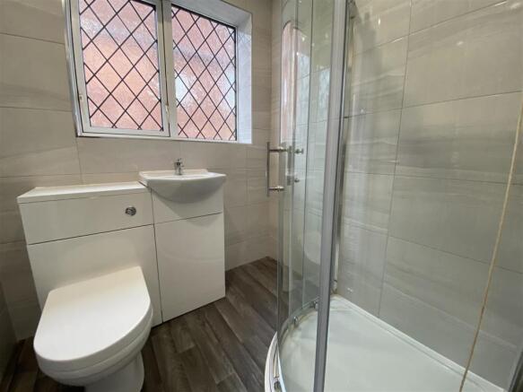 SHOWER ROOM/WC
