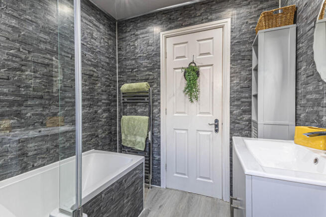Familt Bathroom