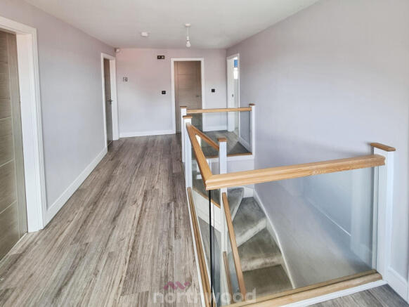 4 bed Detached for sale Image 5