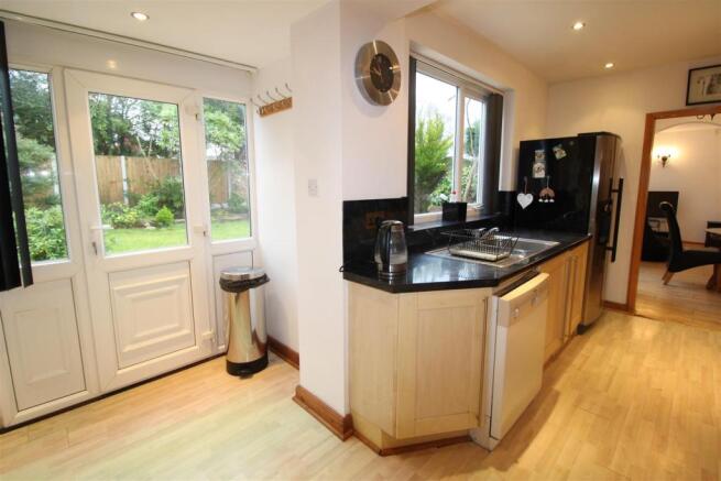 kitchen 2.JPG