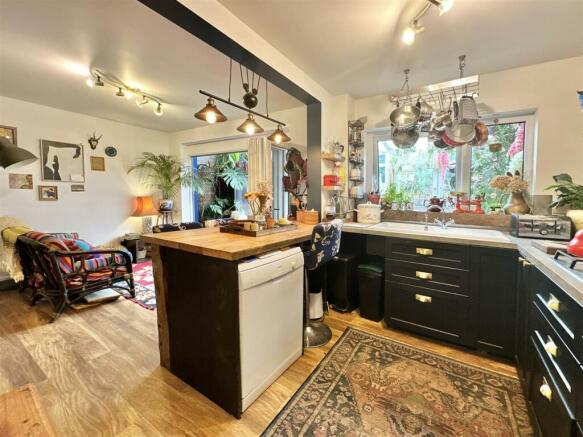 Kitchen Area.jpg