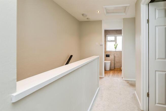 4 bed Town House for sale Image 11
