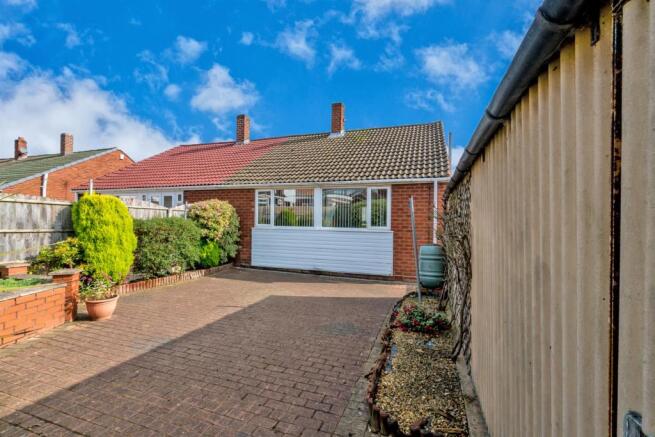 49 Priory Road, Rugeley, WS15 1HZ 18.jpg