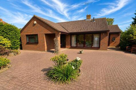 Sandringham Close, Rushden, Northamptonshire NN10