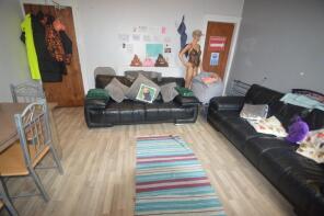 51, Brudenell Mount, Hyde Park, Leeds LS6 1HS