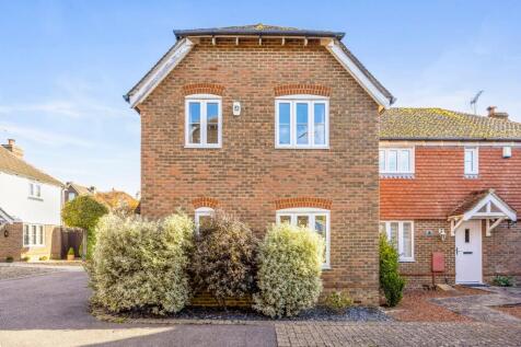 Bedford Square, Partridge Green, RH13