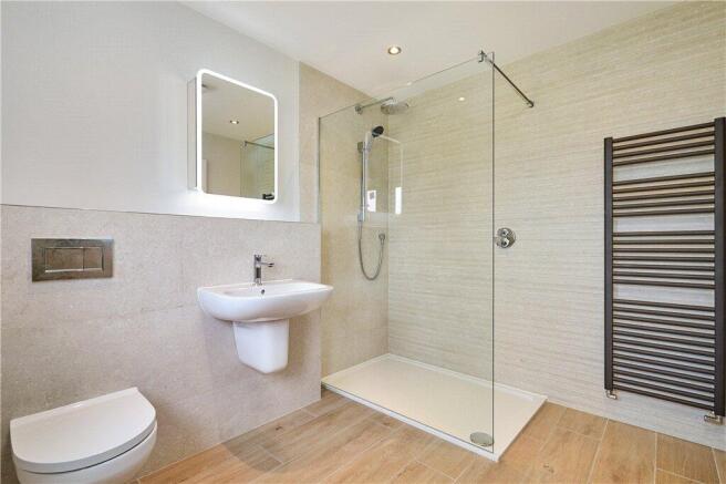 4 bed Detached for sale Image 10