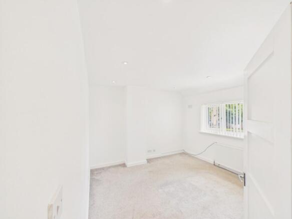 3 bed Terraced for sale Image 11