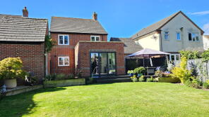 6, Deadmans Lane, Greenham, Thatcham RG19 8XS