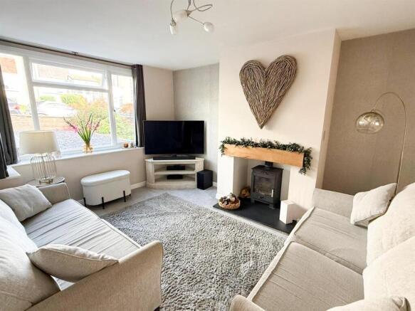 3 bed Semi-Detached for sale Image 4