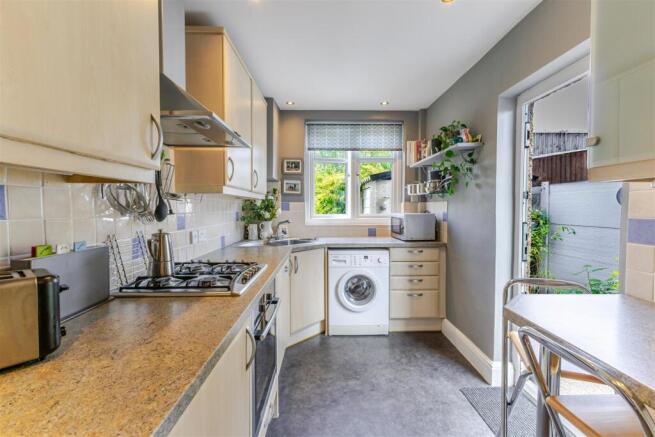 Kitchen 1.jpg
