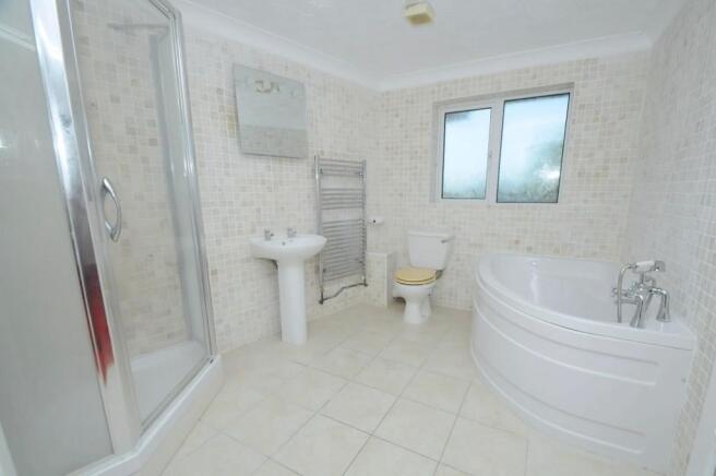 En-suite bathroom