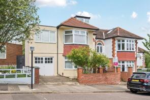 4, Woodfield Way, Wood Green, London N11 2PH