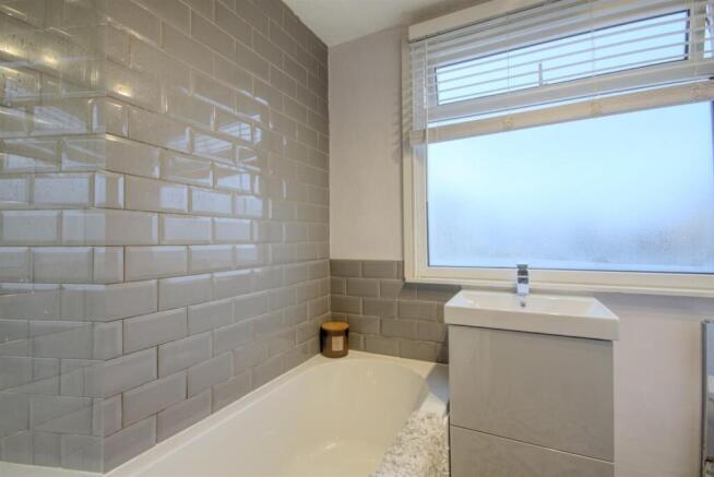 3 bed Semi-Detached for sale Image 9