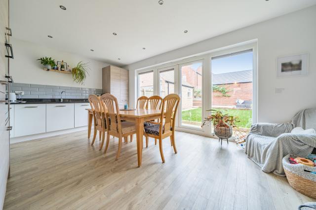 Kitchen/Dining Area