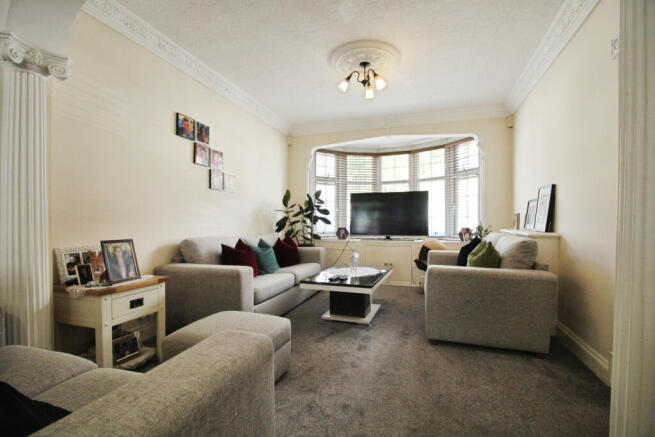 Lounge 1.JPG