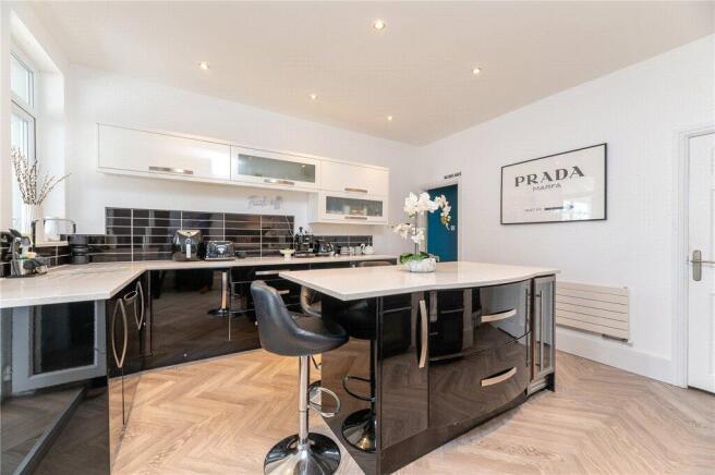 2 bed Terraced for sale Image 6