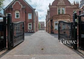 Apartment 3, Barnsley Hall, Barnsley Hall Road, Bromsgrove B61 0TX