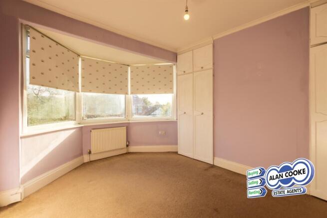 4 bed Semi-Detached for sale Image 8