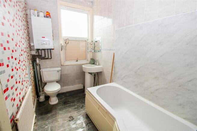 3 bed Terraced for sale Image 9