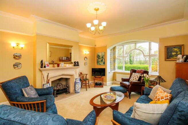 4 bed Detached for sale Image 10