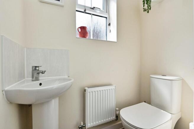 Cloakroom/Wc