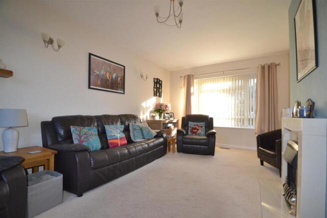 sitting room 3.jpg