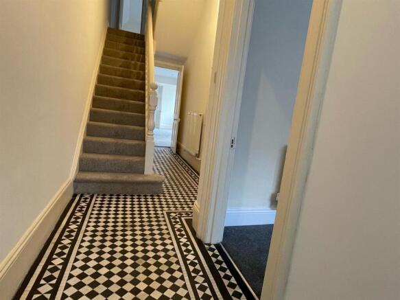 Hallway 2.jpg