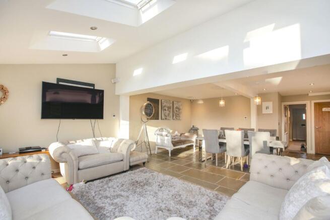 Living/Dining Area