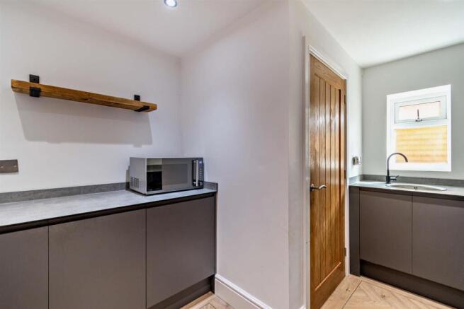 8614777-interior45-800.jpg