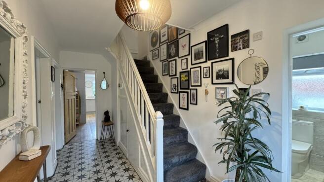 5 bed Semi-Detached for sale Image 11