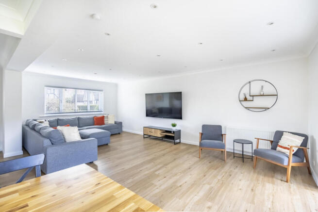 4 bed Detached for sale Image 6