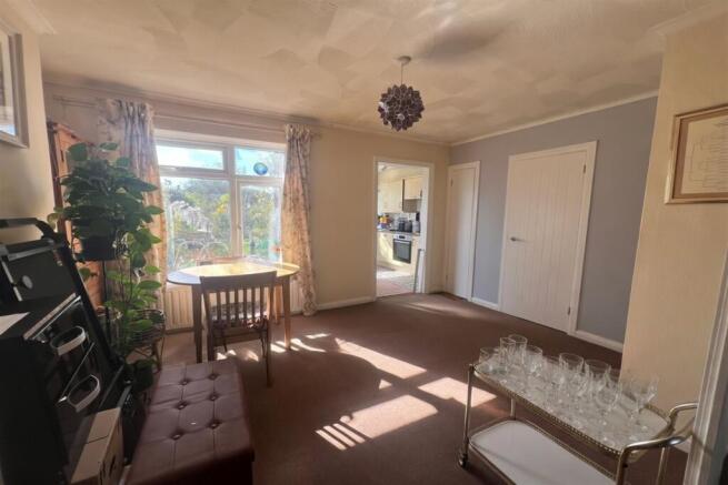 Ardingly Drive, Goring-By-Sea, Worthing, BN12 photo 4