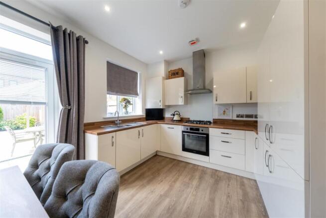 6 Relicks Moss Way-001.jpg