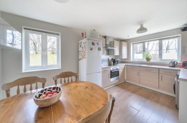 1404437-9-69775d2...