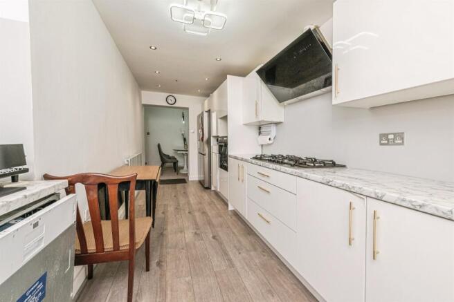 4 bed Terraced for sale Image 6