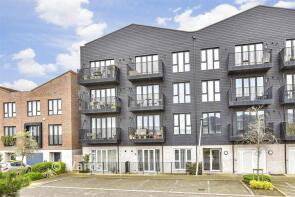 Flat 5, 46 Common Wharf Apartments, Common Creek Wharf, Rochester ME1 1GF