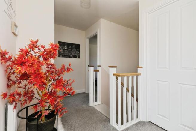 4 bed Detached for sale Image 11