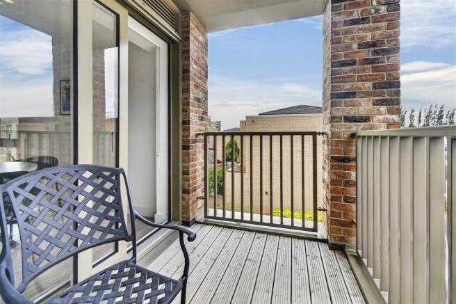 2 bed Apartment for sale Image 5